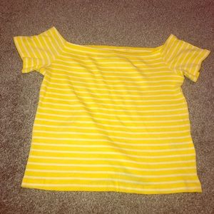 DIVIDED off the shoulder crop top 💛☀️